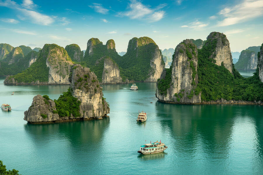 Discover Vietnam Travel 2026 – From Hanoi’s Historic Streets to Phu Quoc’s Pristine Beaches, Your Ultimate Guide for French and International Visitors - Travel And Tour World